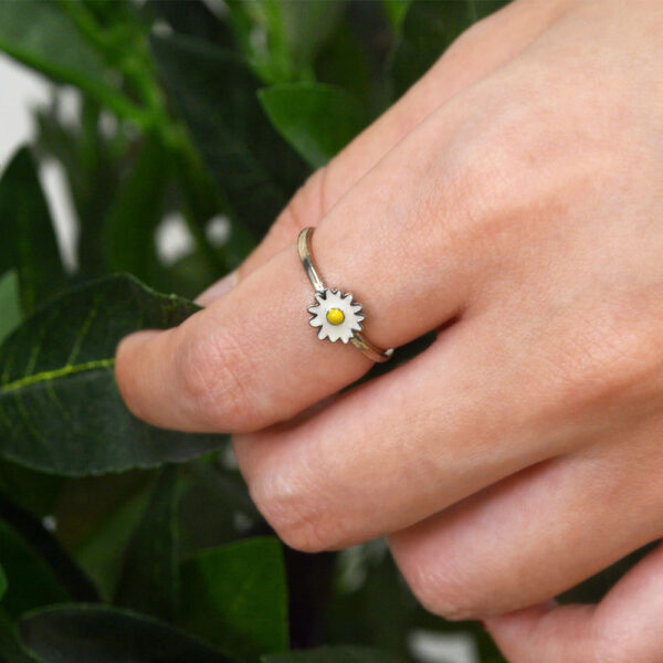 Solid 925 Sterling Silver Sunny-Side Up Daisy ring - Image 5
