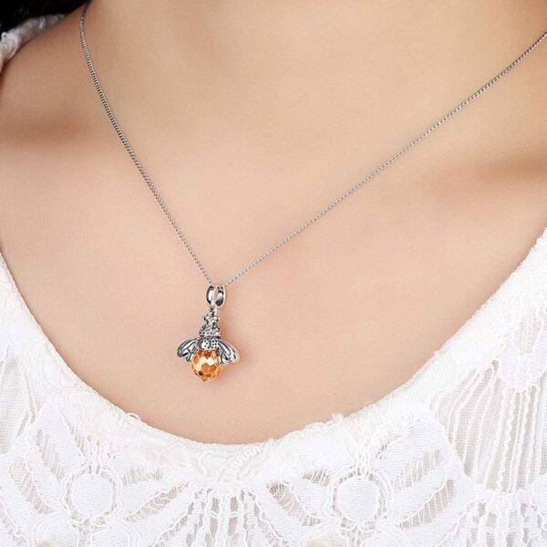 Solid 925 Sterling Silver Single Queen Pendant Necklace - Image 4