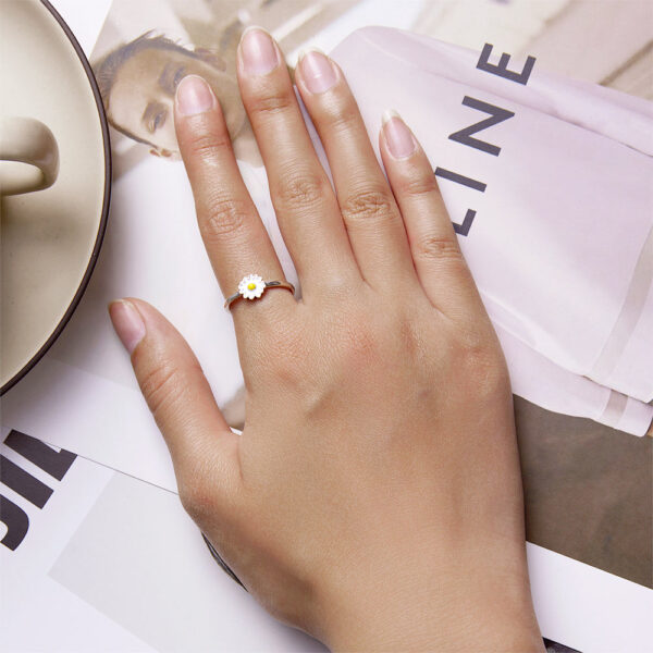 Solid 925 Sterling Silver Sunny-Side Up Daisy ring - Image 6