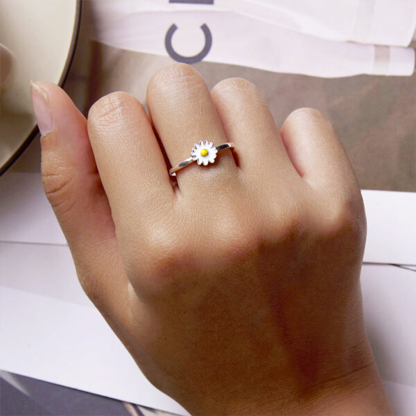 Solid 925 Sterling Silver Sunny-Side Up Daisy ring - Image 7