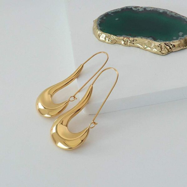 Dakota Chunky Gold Hoop Earrings - Image 4