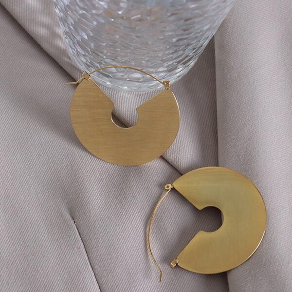 Grande Gold Hoop Earrings - Image 5