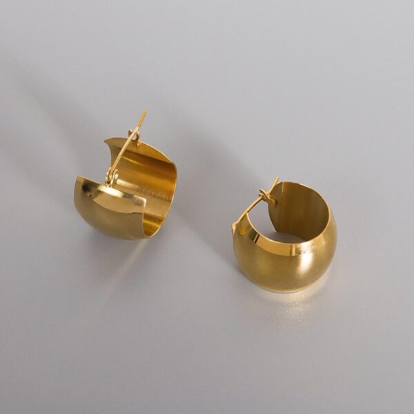 Hannah Gold Hoop Earrings - Image 4