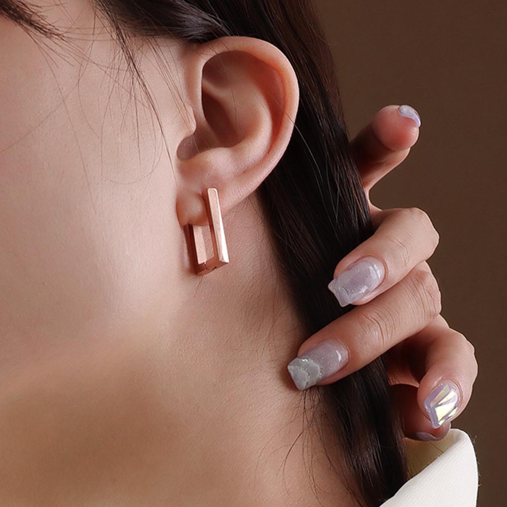 Stylish Rose Gold Hoop Earrings - Image 5