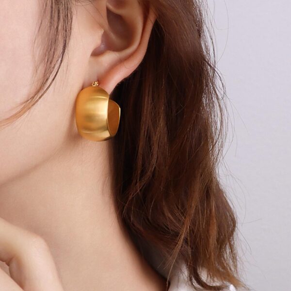 Posh Gold Hoop Earrings - Image 6