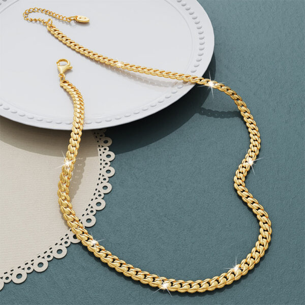 Cuban Chain Necklace in Gold - Image 2