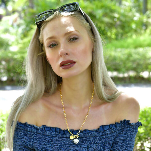 Dangling Pearl Heart Toggle Closure Necklace in Gold - Image 5