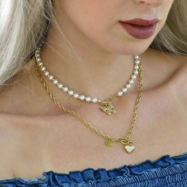 Gloria Chunky Heart Toggle Closure Necklace in Gold - Image 3