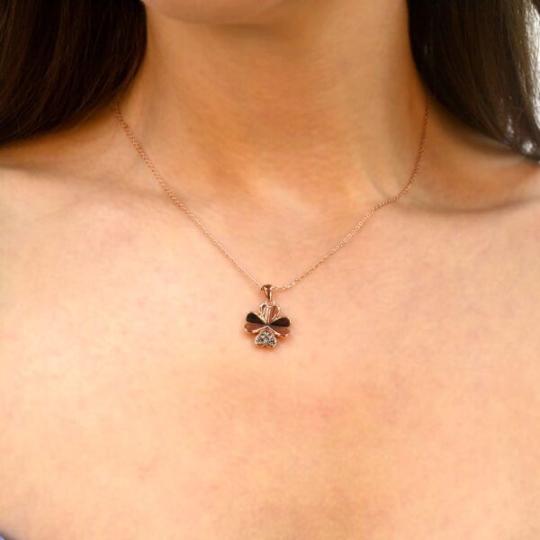 Clover Necklace Embellished with Crystals from SWAROVSKI® in Rose Gold - Image 5